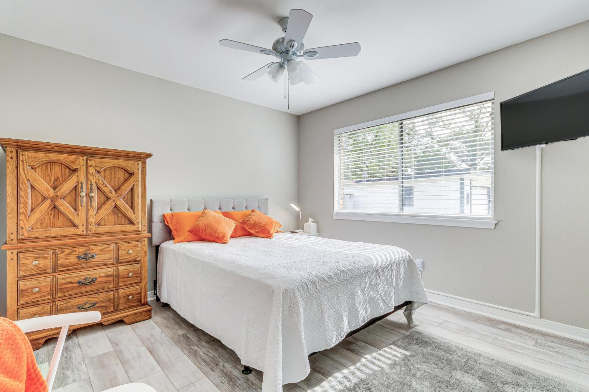 Pensacola Home With Screened Porch 10 Mi To Beach! Bagian luar foto